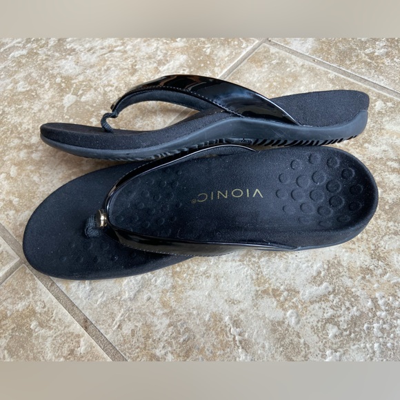 Vionic Mona, Like New! Sz 6 - Picture 2 of 5